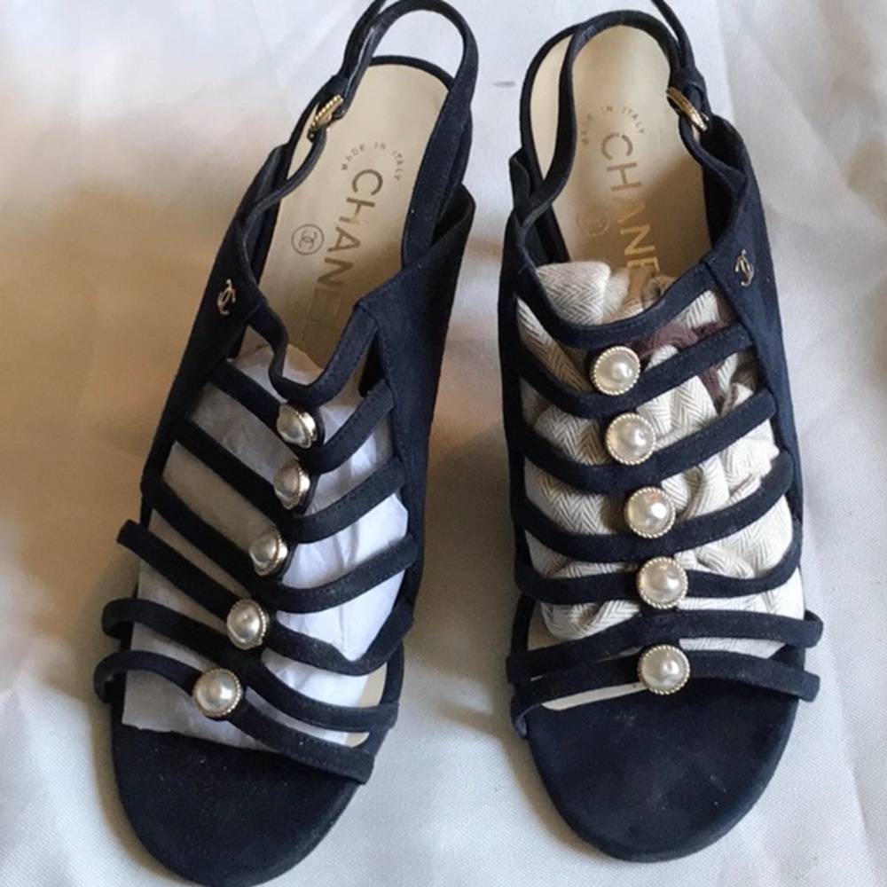 Chanel INTERLOCKING CC LOGO SLINGBACK SANDALS - Picture 2 of 16